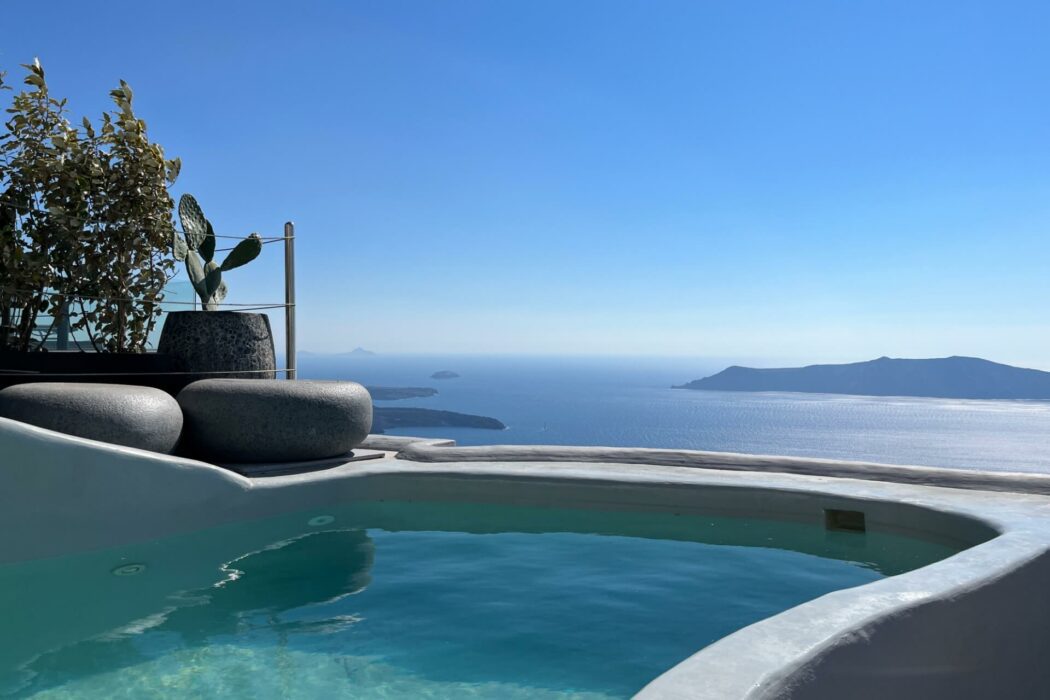 Caldera Room with Outdoor Plunge Pool | Kivotos Santorini