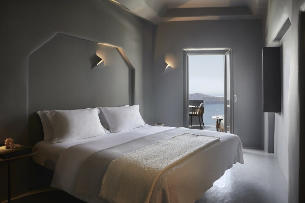 honeymoon-suite-santorini-2